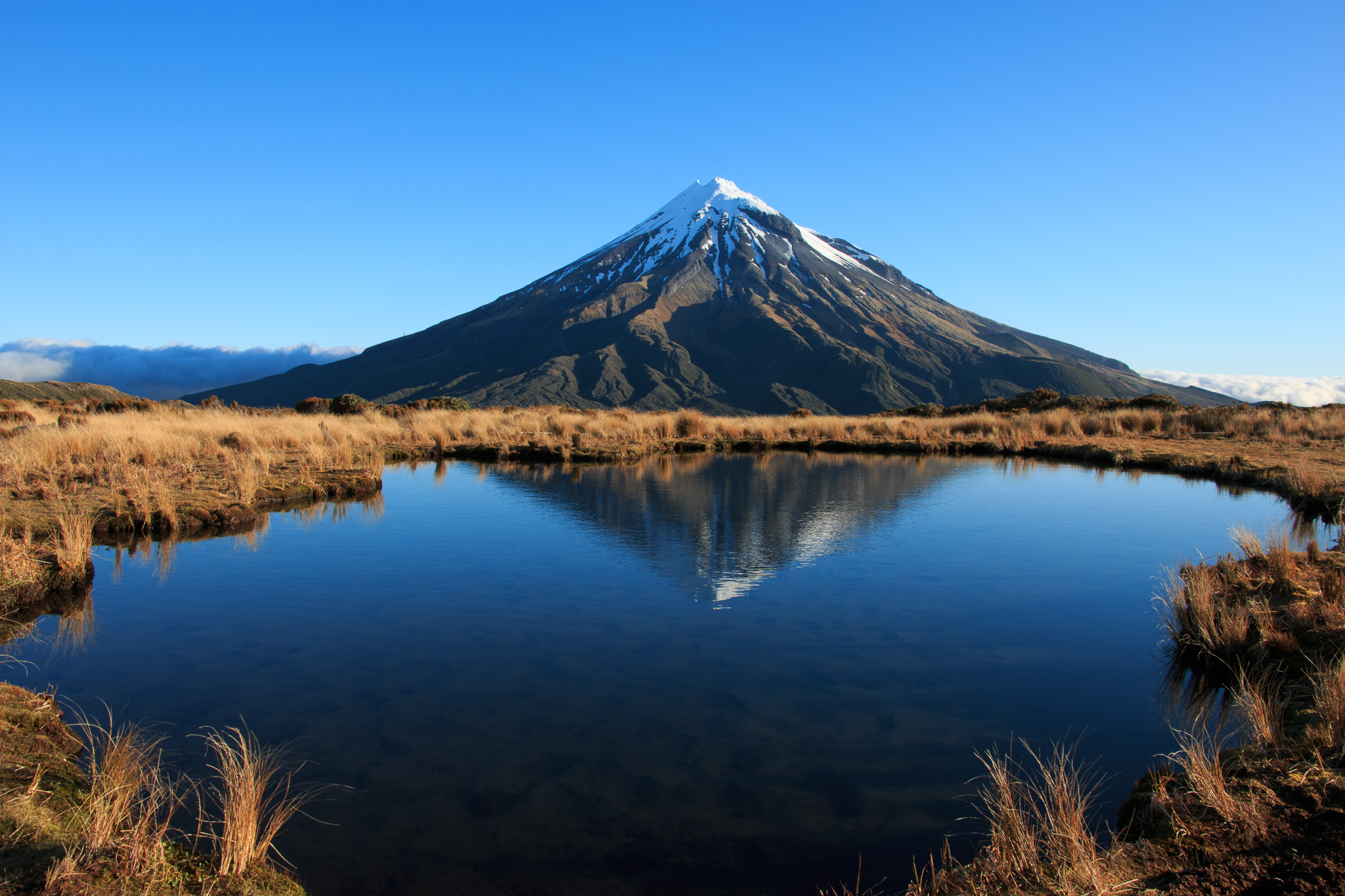 Mount Taranaki the kiwi Fuji! • The World is a Circus